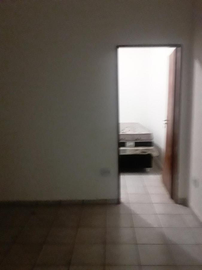 Quarto Triplo Básico com Banheiro Compartilhado