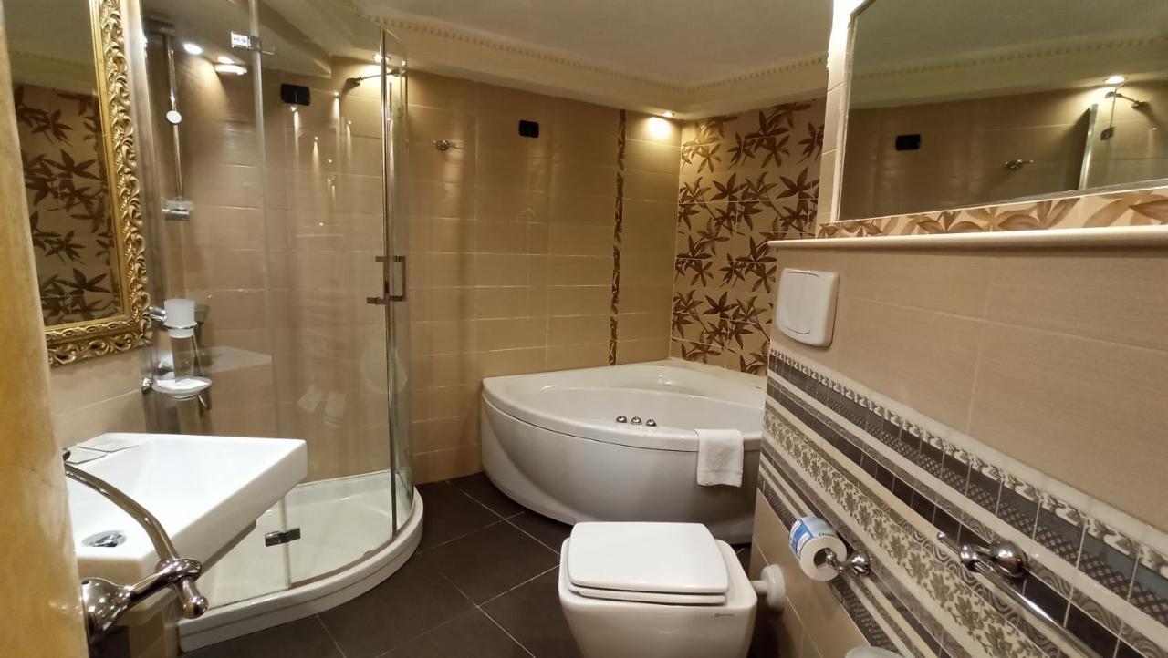 Chambre Double avec Baignoire Spa