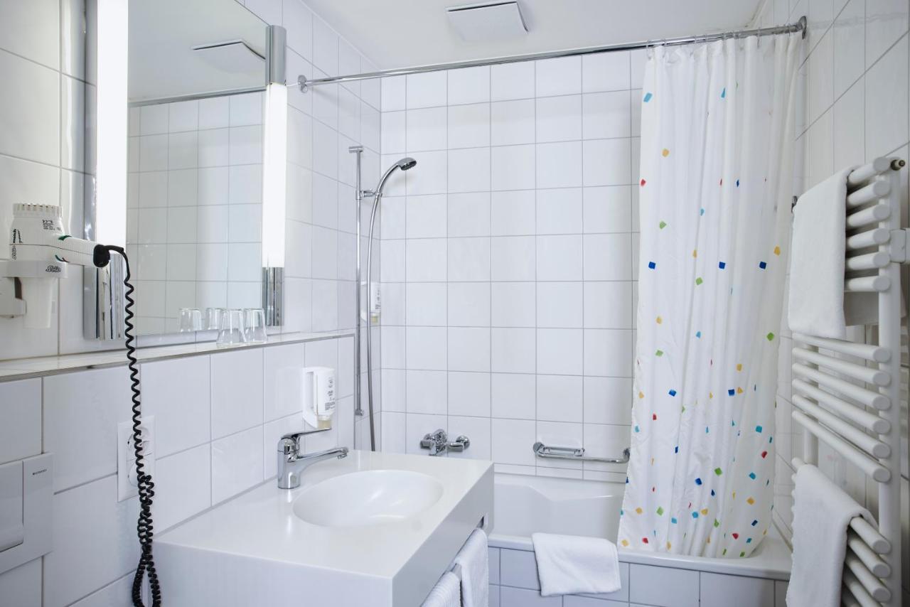 Quarto Twin Standard