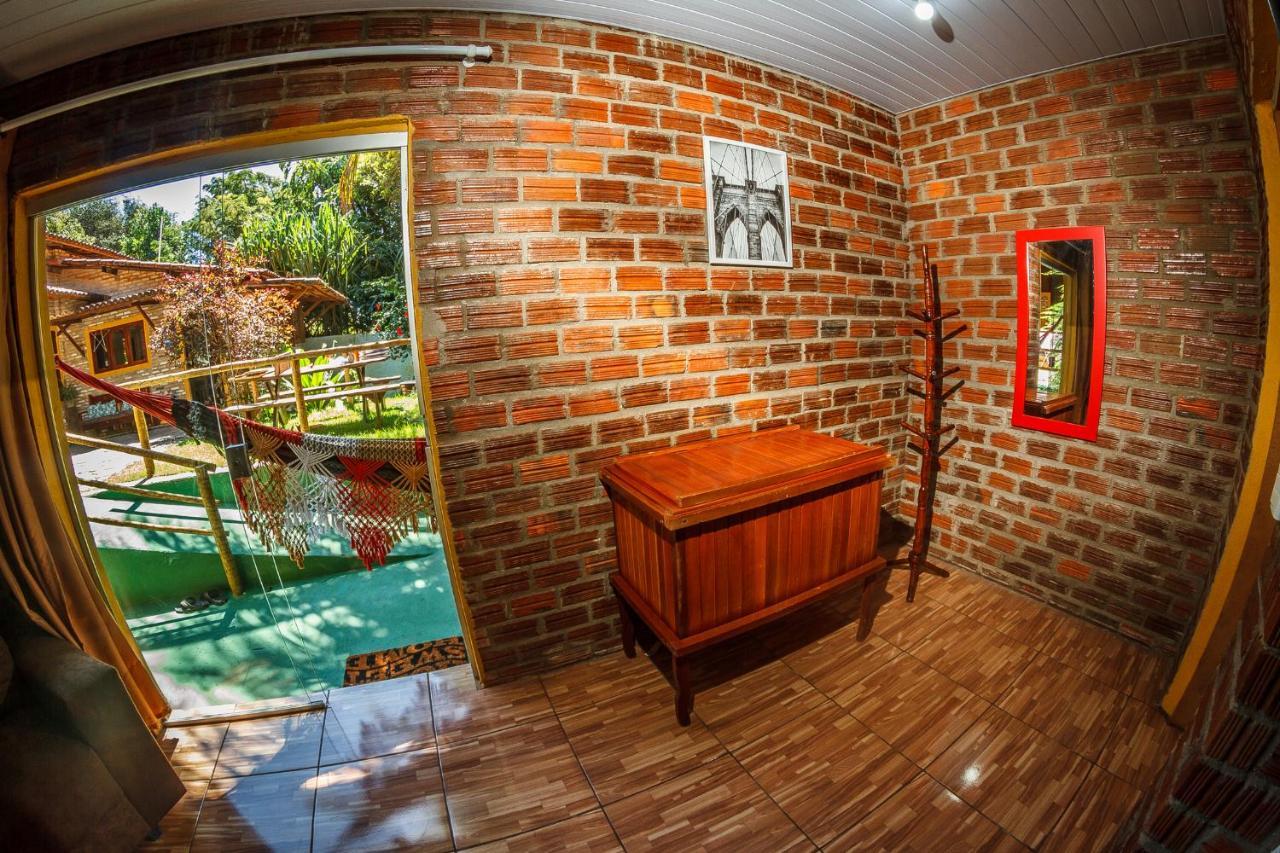 Quarto Duplo Deluxe (2 Adultos + 1 Criança)