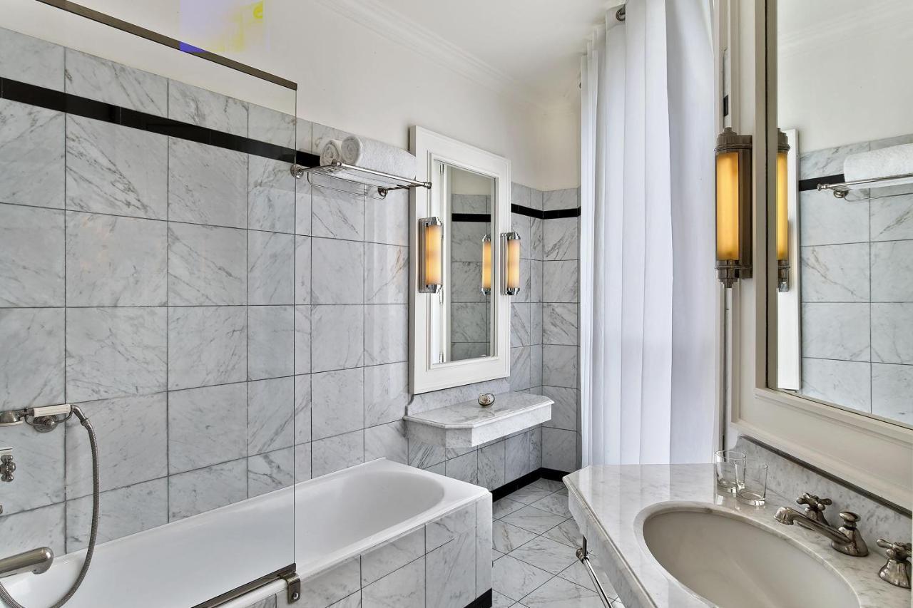 Chambre Lit Queen-Size Deluxe