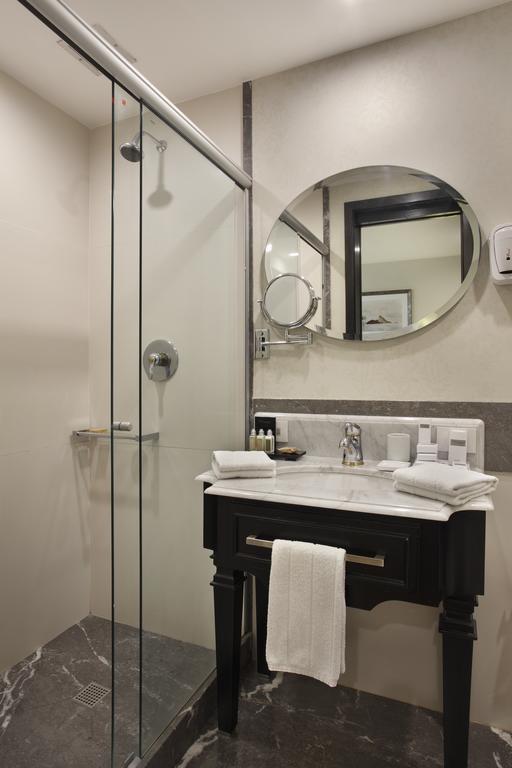 Quarto com 2 Camas de Solteiro - Acesso para Hóspedes com Mobilidade Reduzida