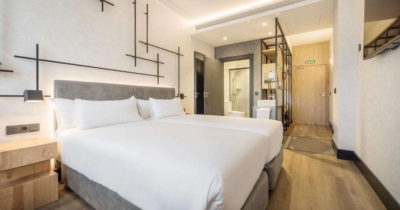 Standard Double Room,1477220989:JPEG