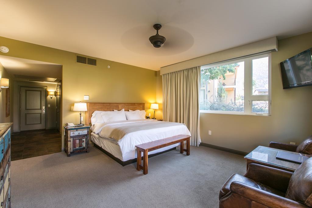 Premium-Zimmer mit 1 Kingsize-Bett und Patio