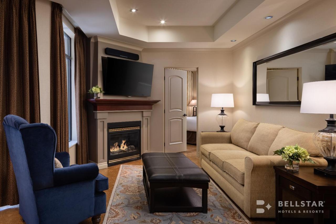 One-Bedroom Suite with Queen Bed