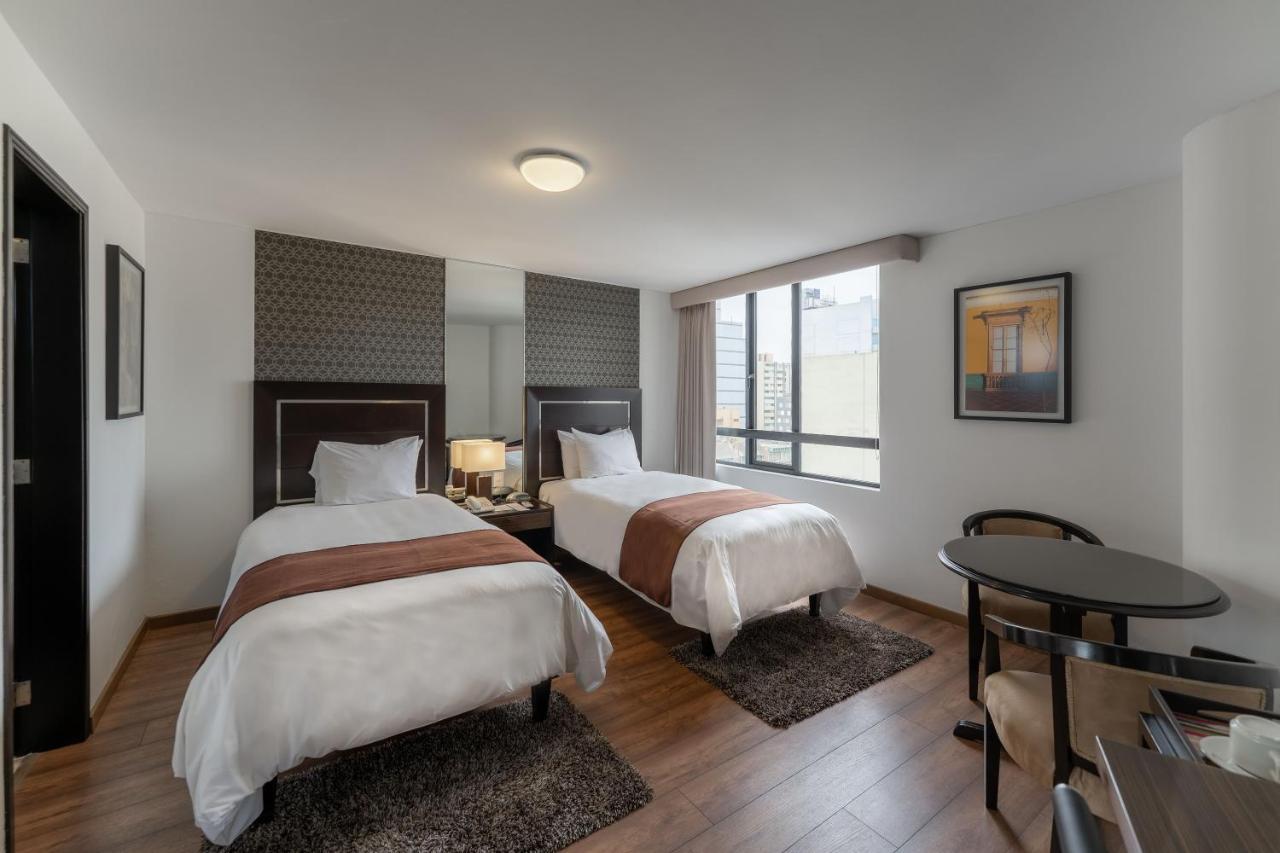 Quarto com Cama de Casal ou 2 de Solteiro