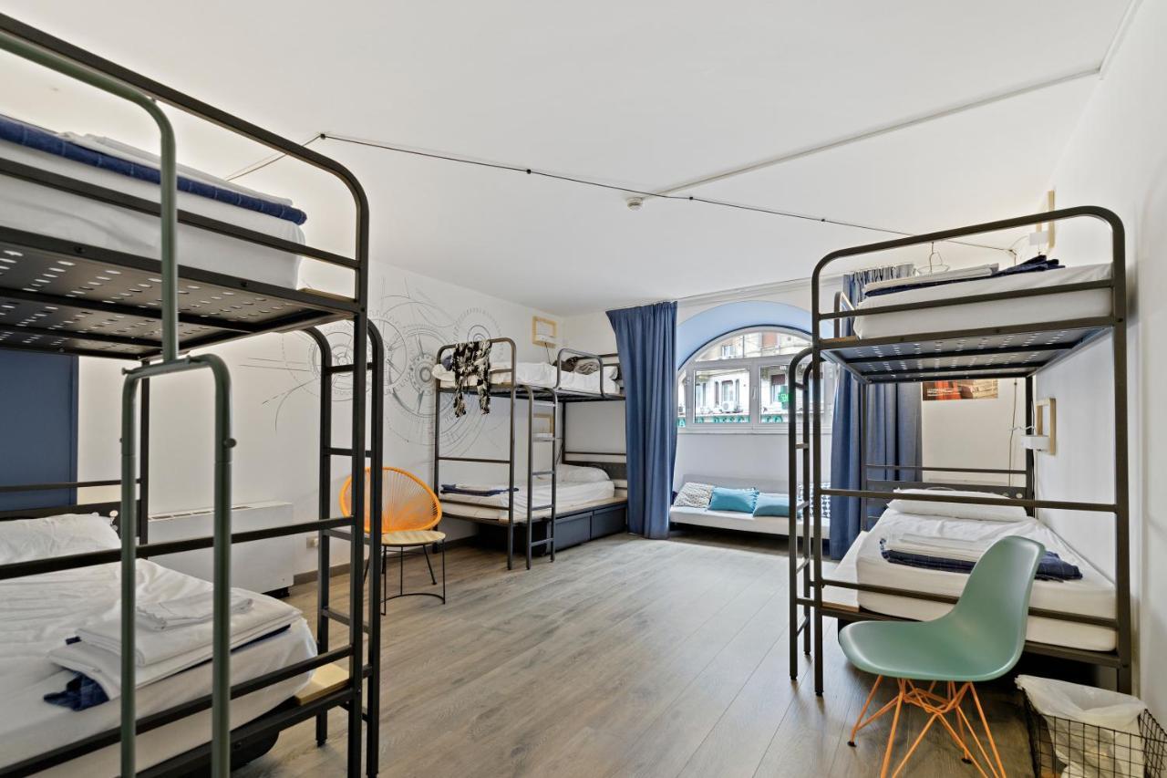 Posto Letto in Dormitorio con 6 Letti