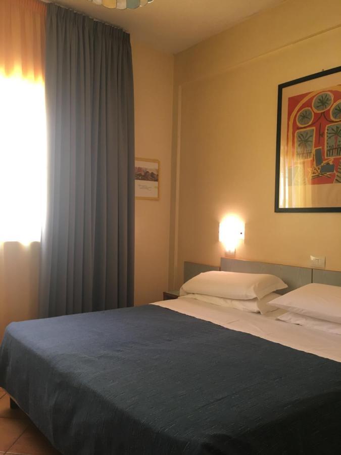 Doppel- oder Zweibettzimmer