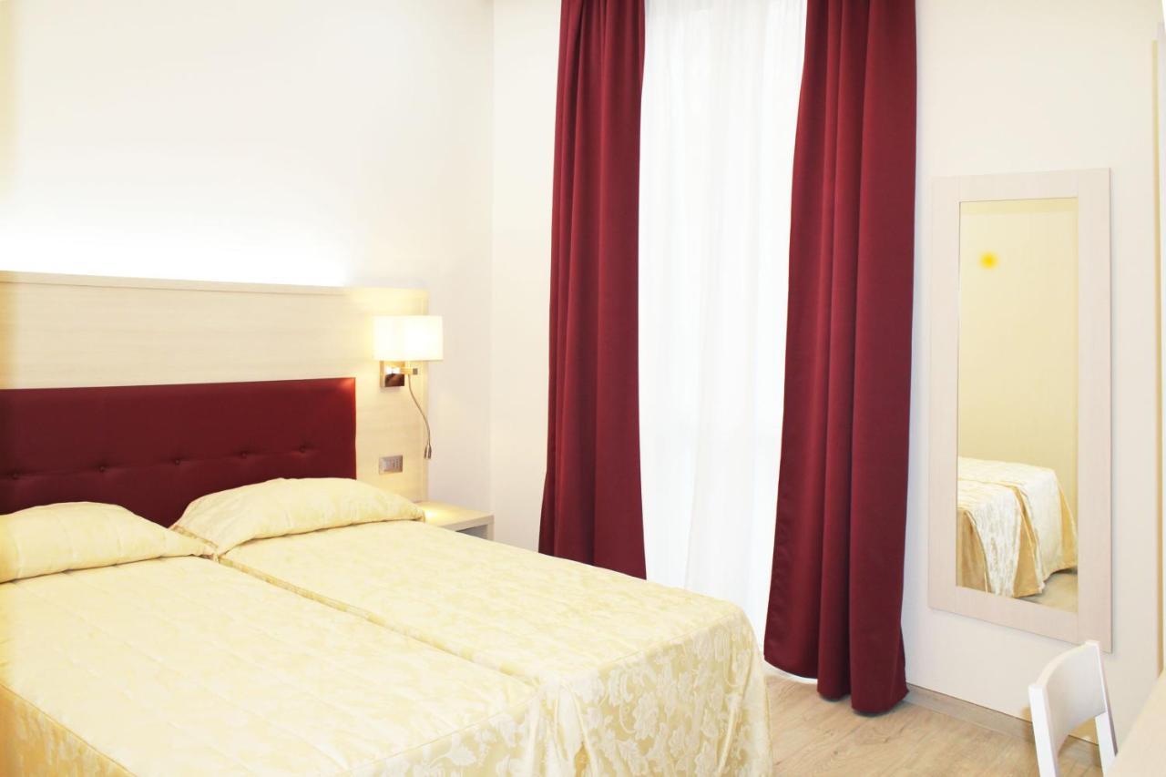 Quarto com 2 Camas de Solteiro
