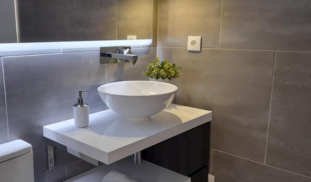 Quarto Twin com Vista Piscina