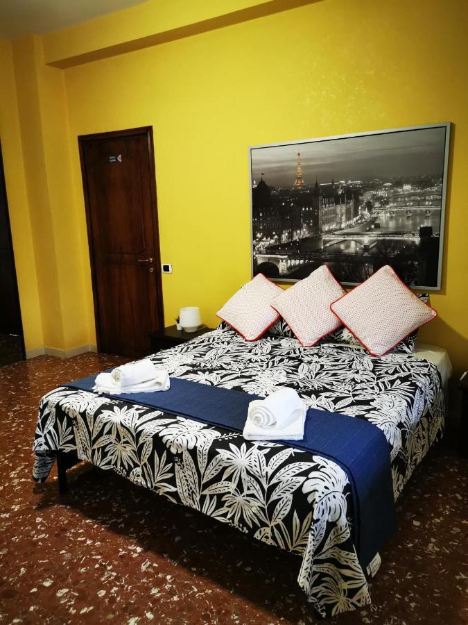 Quarto Duplo com Banheiro Privativo Externo