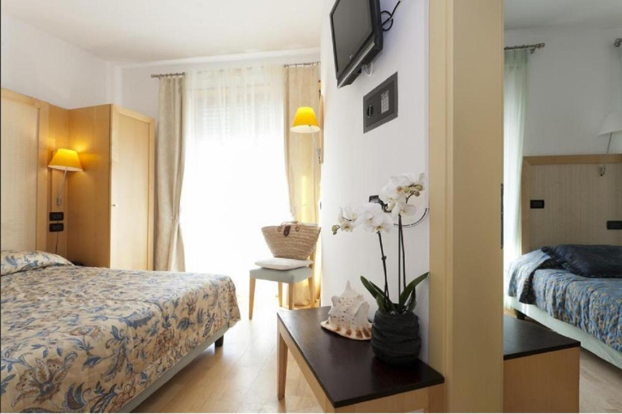 Dreibettzimmer mit Balkon