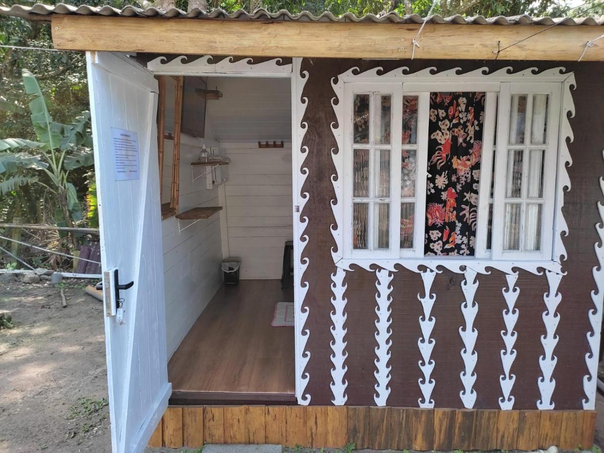 Quarto Triplo com Banheiro Externo Privativo