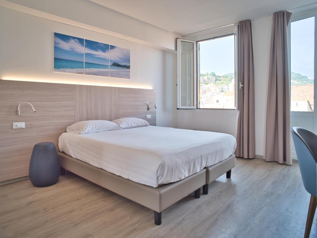 Tweepersoonskamer met Extra Bed en Balkon