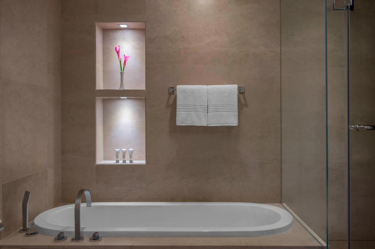 Chambre d'Angle avec Lit Queen-Size - Vue sur Ville