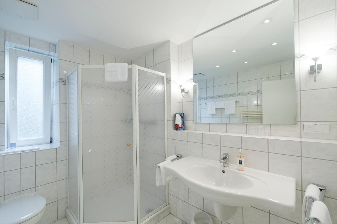 Chambre 2 Lits Queen-Size avec Baignoire - Accessible aux Personnes à Mobilité Réduite