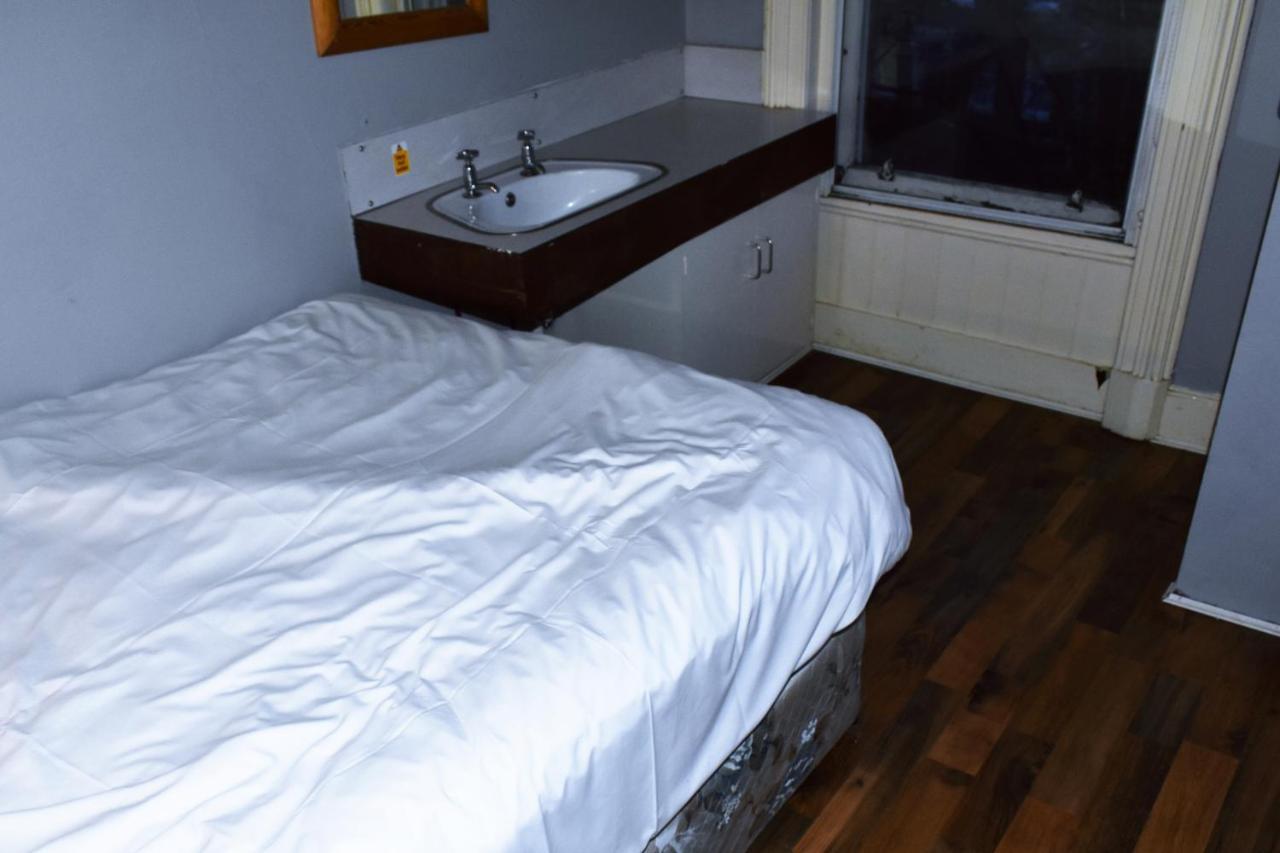 Chambre Double avec Salle de Bains Commune