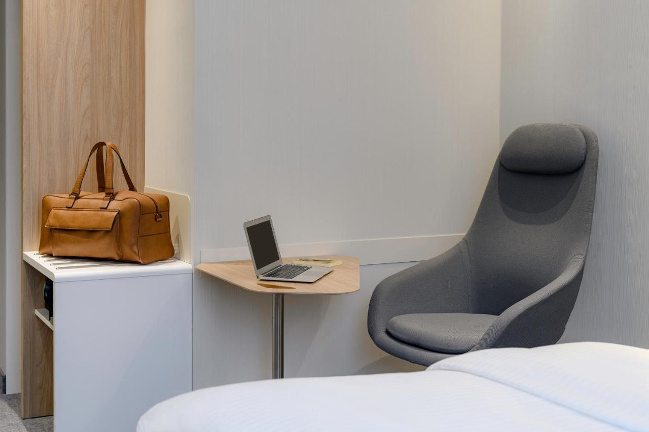 Standaard Kamer met Queensize Bed en Uitzicht op de Binnenplaats