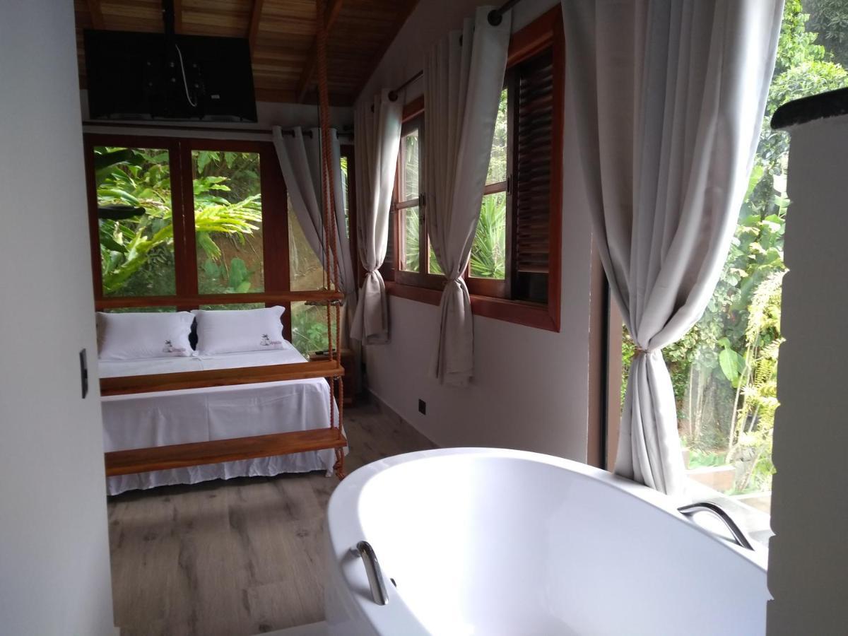 Estúdio com Vista da Piscina