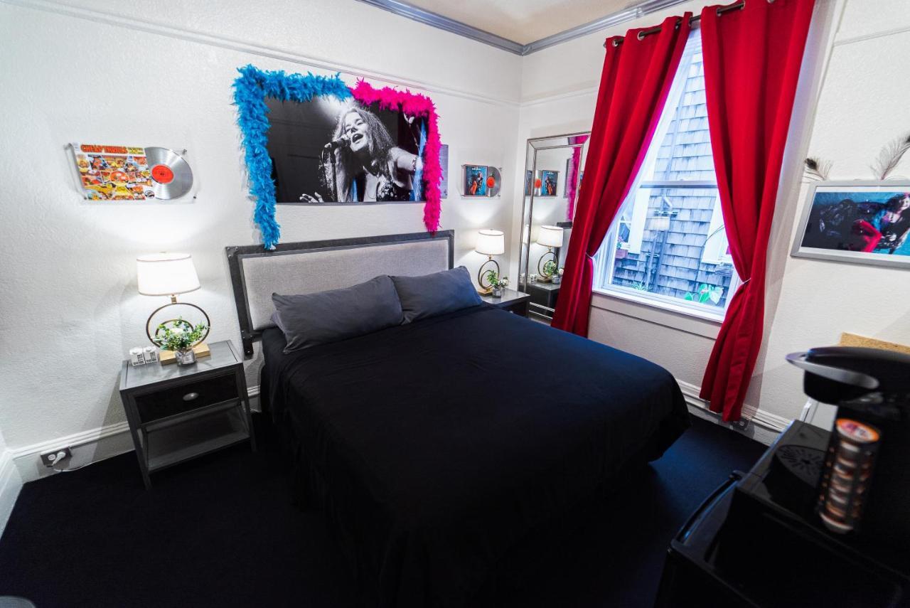Janis Joplin Room,1157141697:JPEG