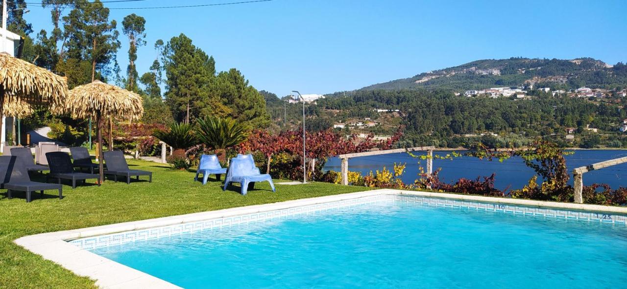 Villa com Piscina Privada