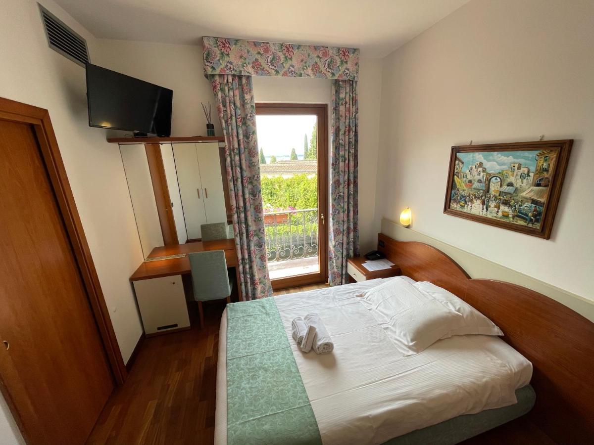 Single Room Balcony,1164495261:JPEG