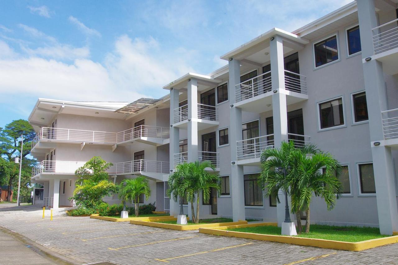 Apartment (6 Adults) (1.2 Km from the Beach)