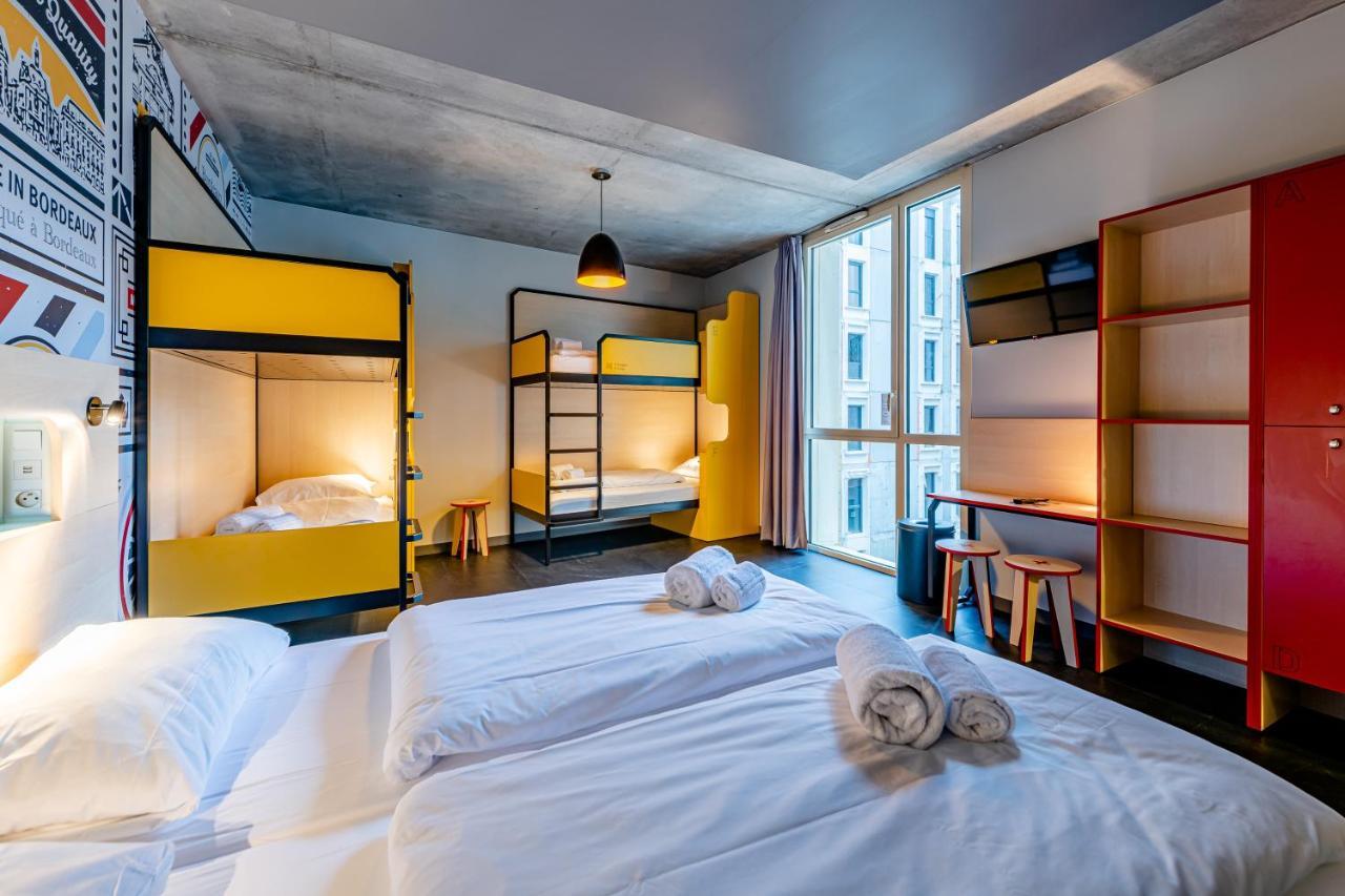 Quarto com 6 Camas
