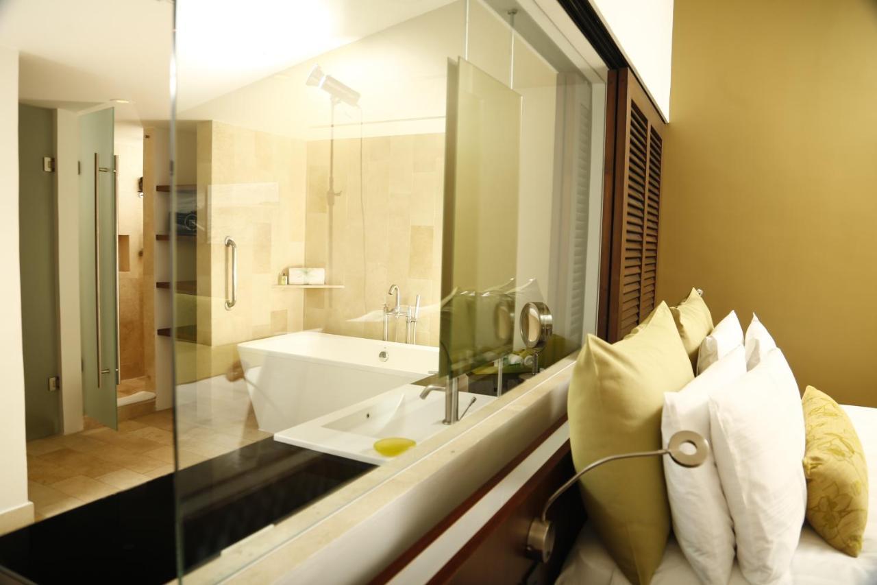 Quarto Intercontinental Club com Vista Mar