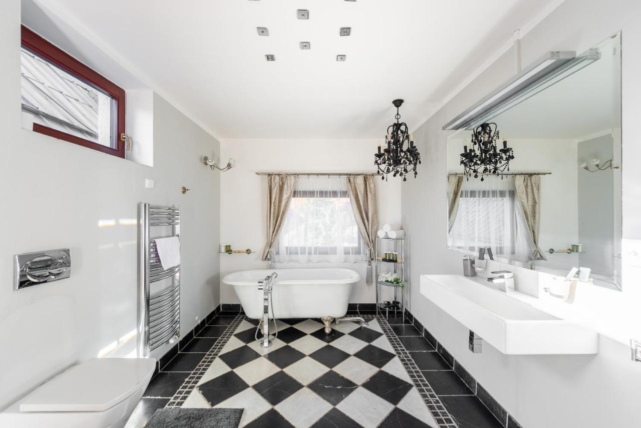 Apartment mit Balkon