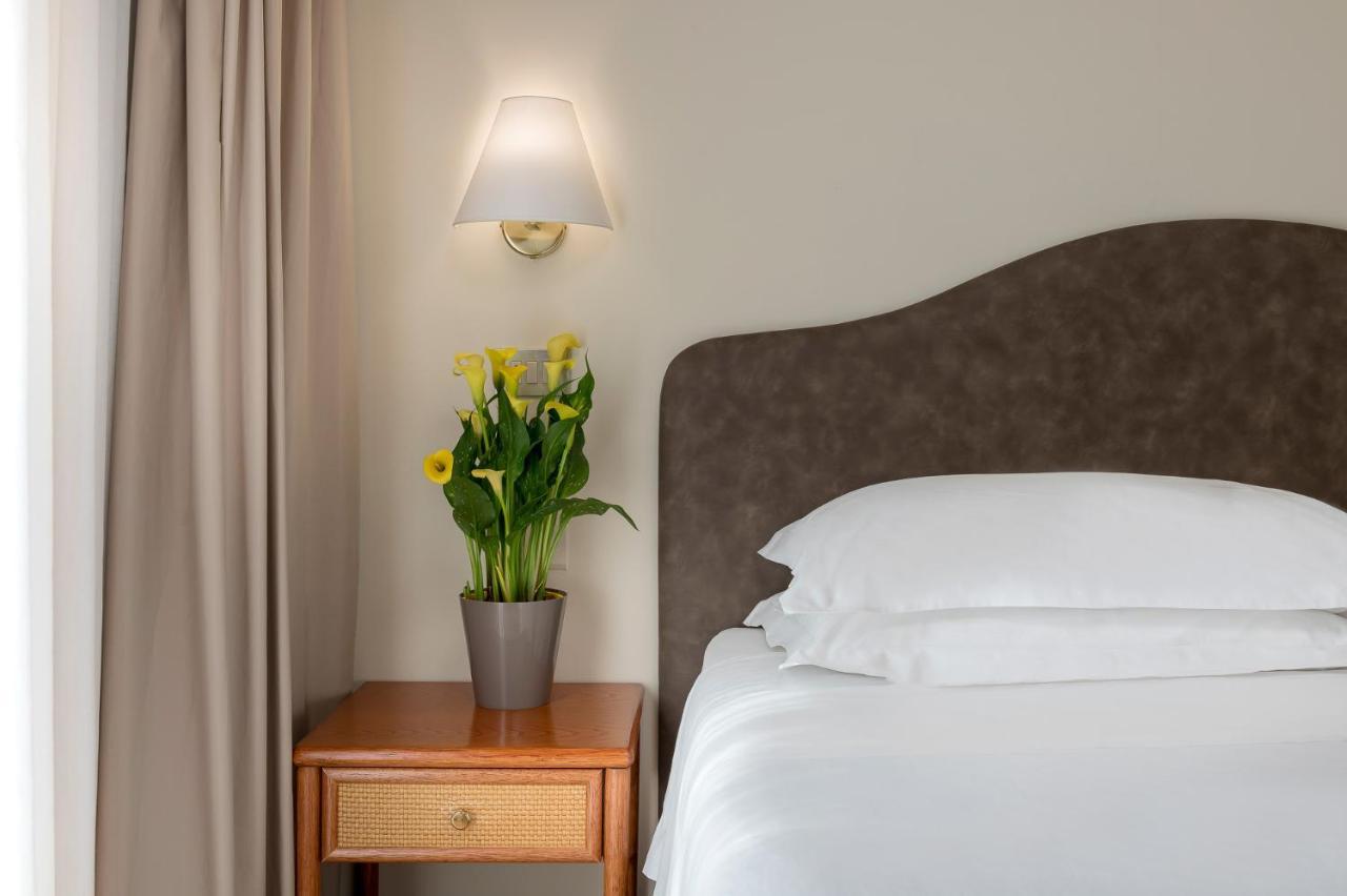 Doppel- oder Zweibettzimmer