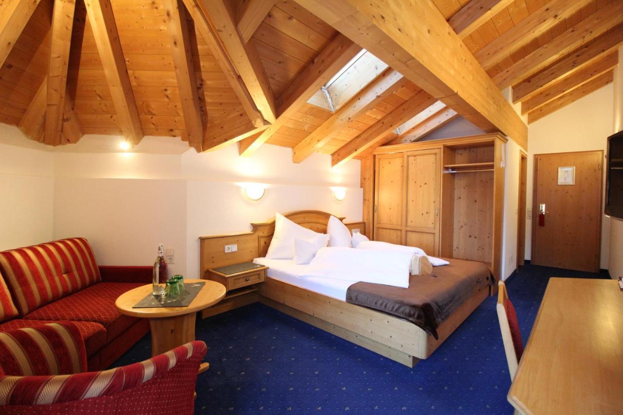 Deluxe Double Room,1498561570:JPEG