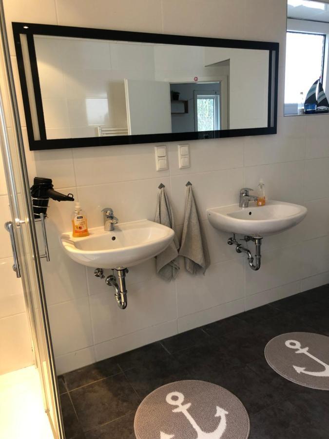 Einzelzimmer mit Gemeinschaftsdusche und -WC