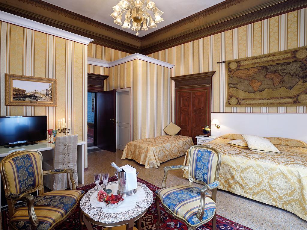 Chambre Double Supérieure - Vue sur Canal