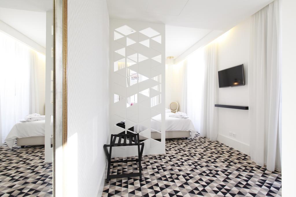 Quarto Duplo Superior com Vista Rua