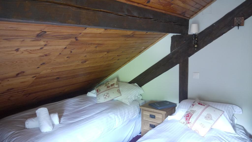 Tweepersoonskamer met 2 Aparte Bedden