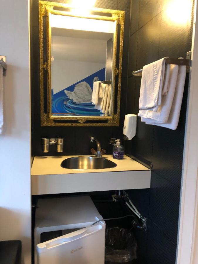 Tweepersoonskamer met Gedeelde Badkamer