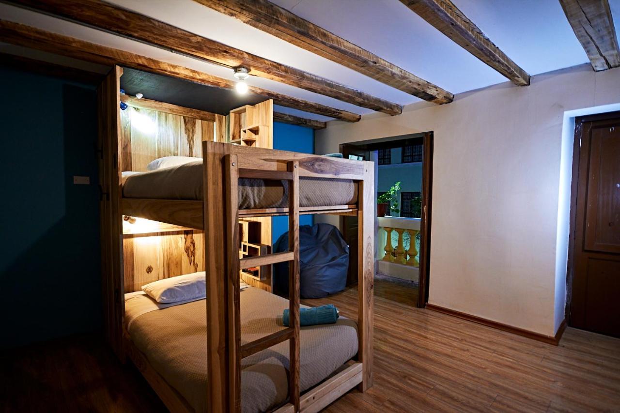Bed in een Slaapzaal met 6 Bedden