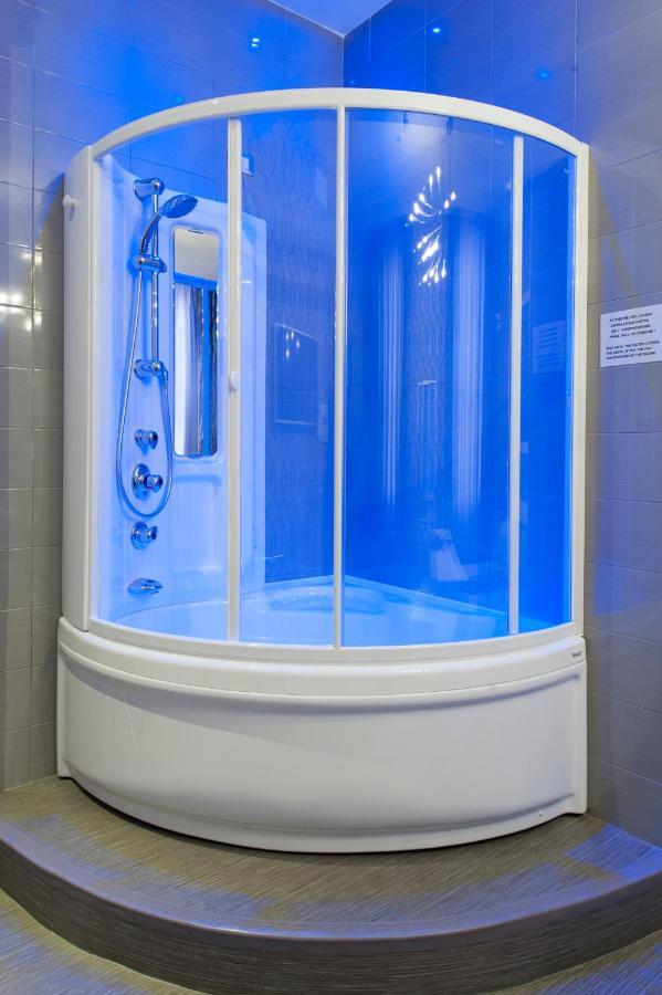Habitación Deluxe con bañera de hidromasaje.
