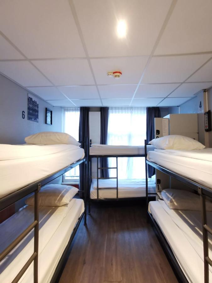 Bed in een Gemengde Slaapzaal met 6 Bedden