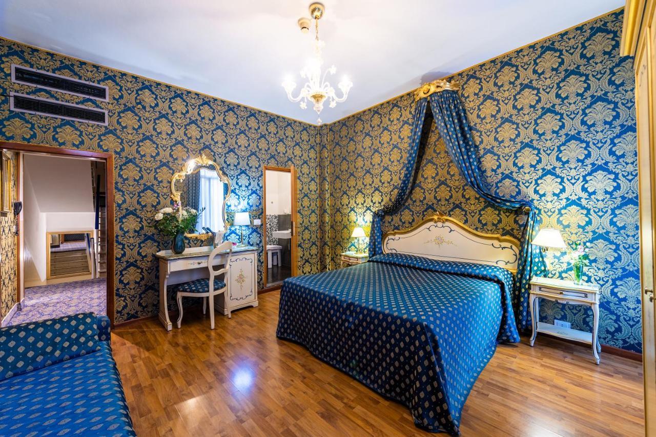 Chambre Double Deluxe avec Balcon - Vue sur Canal