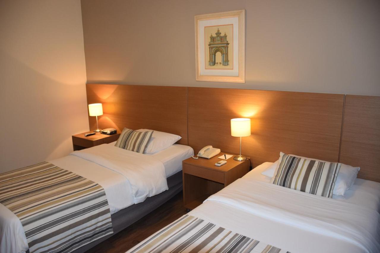 Quarto Twin Standard