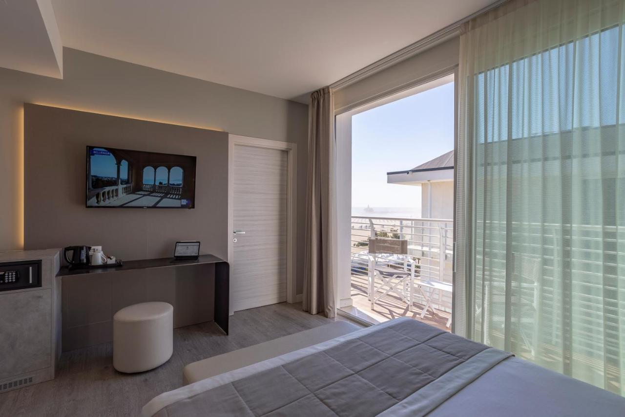 Superior Doppelzimmer mit seitlichem Meerblick