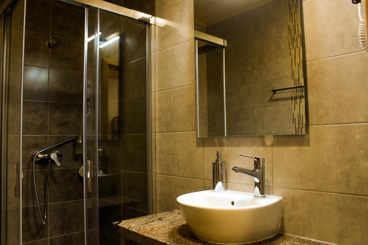 Quarto Familiar com Casa de Banho Privativa