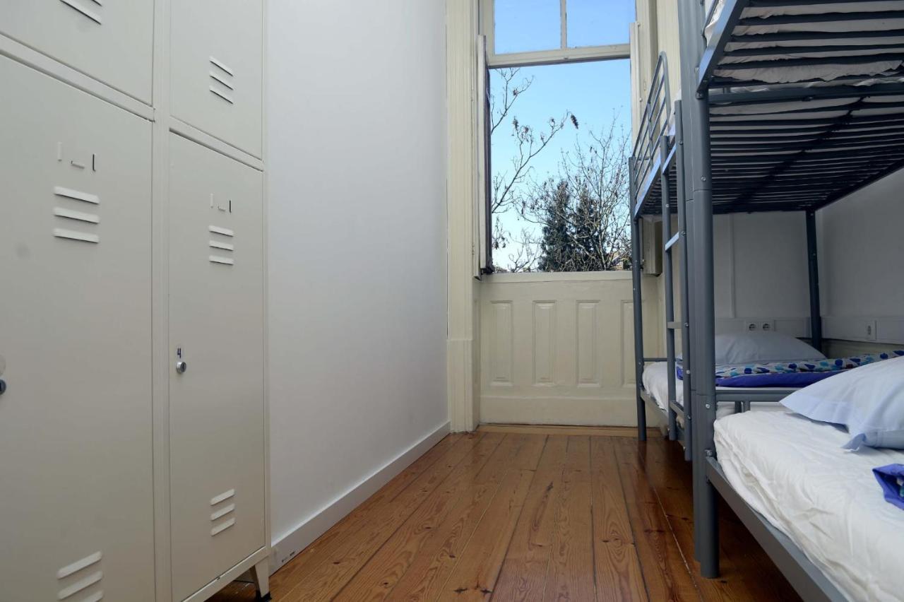 Cama em Dormitório com 4 Camas