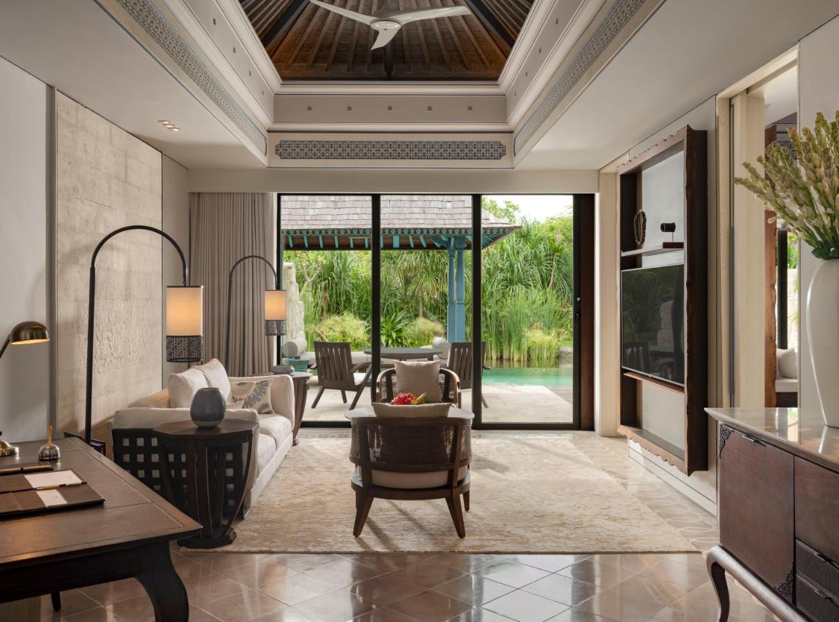 Garden Oasis Villa with Private Pool