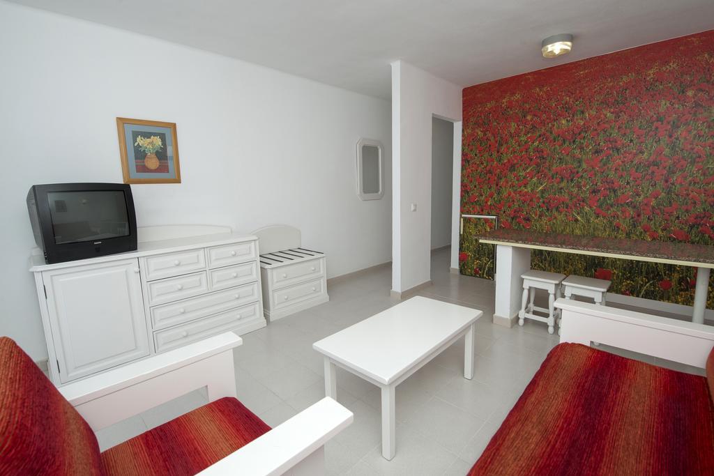 Chambre Familiale Basique (2 Adultes + 2 Enfants)