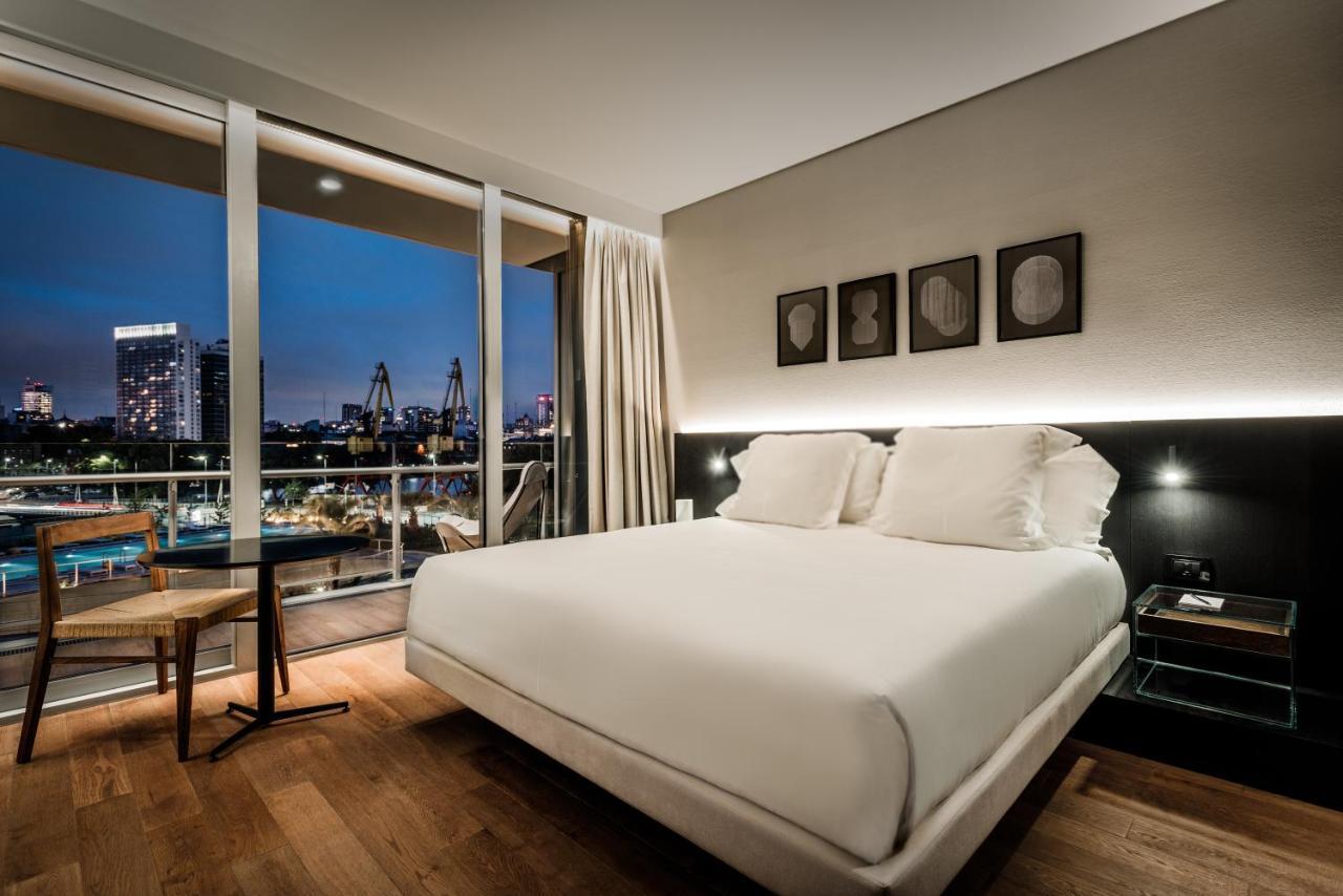 Quarto Superior com Cama King-Size e Acesso para Hóspedes com Mobilidade Reduzida