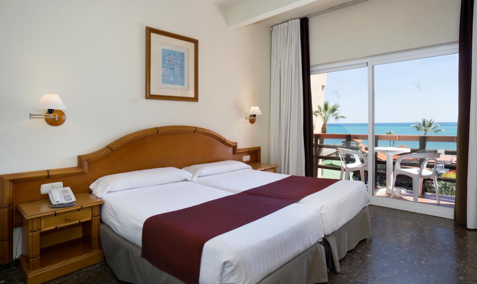 Camera Matrimoniale/Doppia con Letti Singoli con Vista Mare Frontale