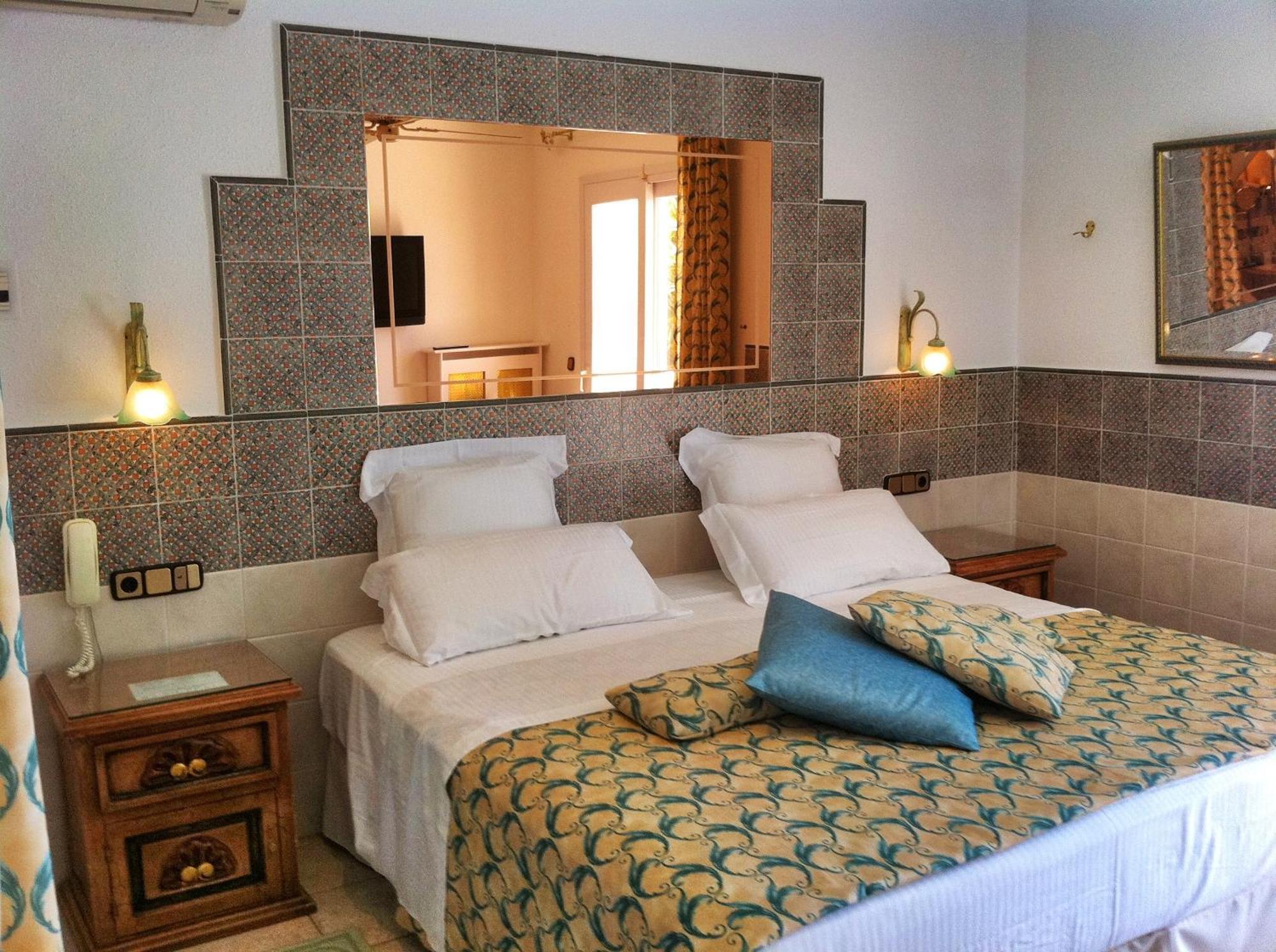 Standard Double or Twin Room with Sea View,1589309629:JPEG